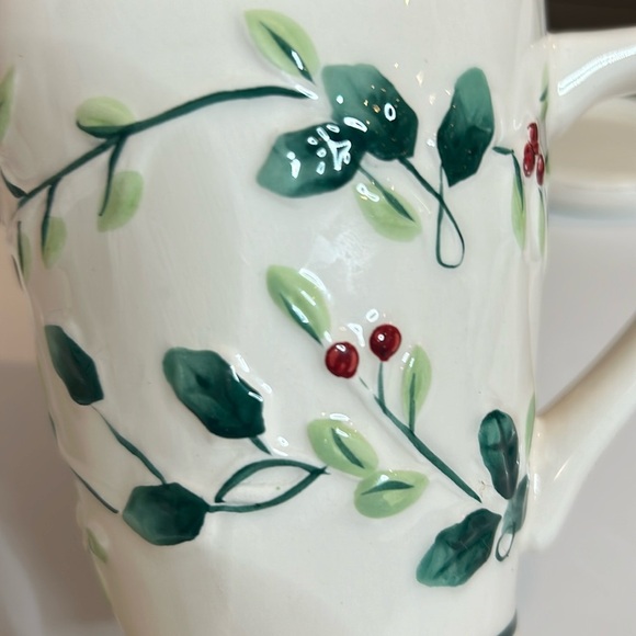 Pfaltzgraff Winterberry Holiday Covered Mug - Picture 3 of 14